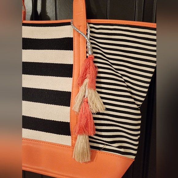 NWT Express XL Zippered Beach Bag/Travel Bag - Picture 2 of 12